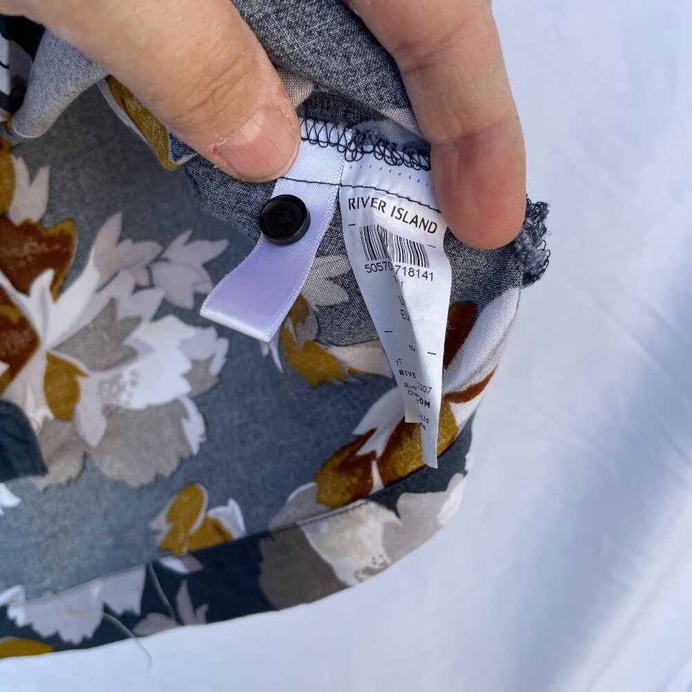 River Island shirt size L Has supervisor over pocket very soft - Picture 4 of 6